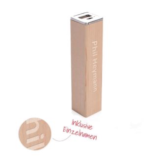 Holz Powerbank 2.200 mAh mit Einzelnamen aus Ahorn- oder Walnussholz